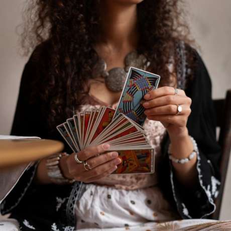 Dalia Cartomante Esperta: Consulti Personalizzati e Affidabili